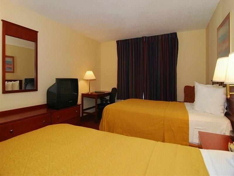 Baymont By Wyndham Indianapolis East Hotell Exteriör bild
