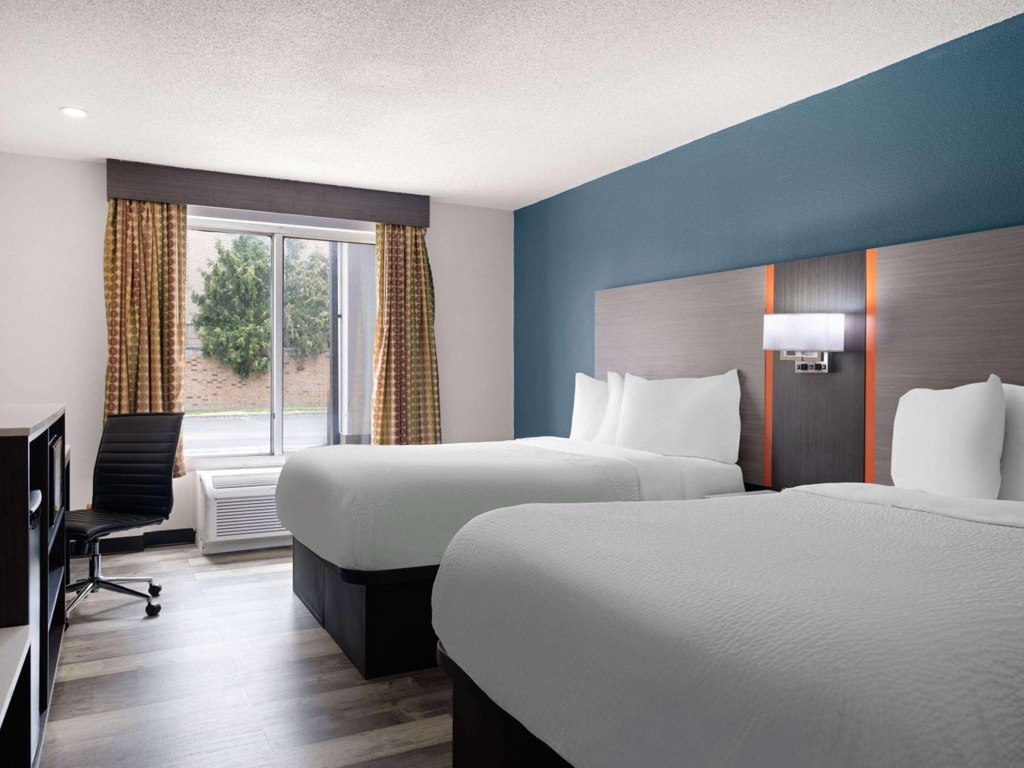 Baymont By Wyndham Indianapolis East Hotell Exteriör bild